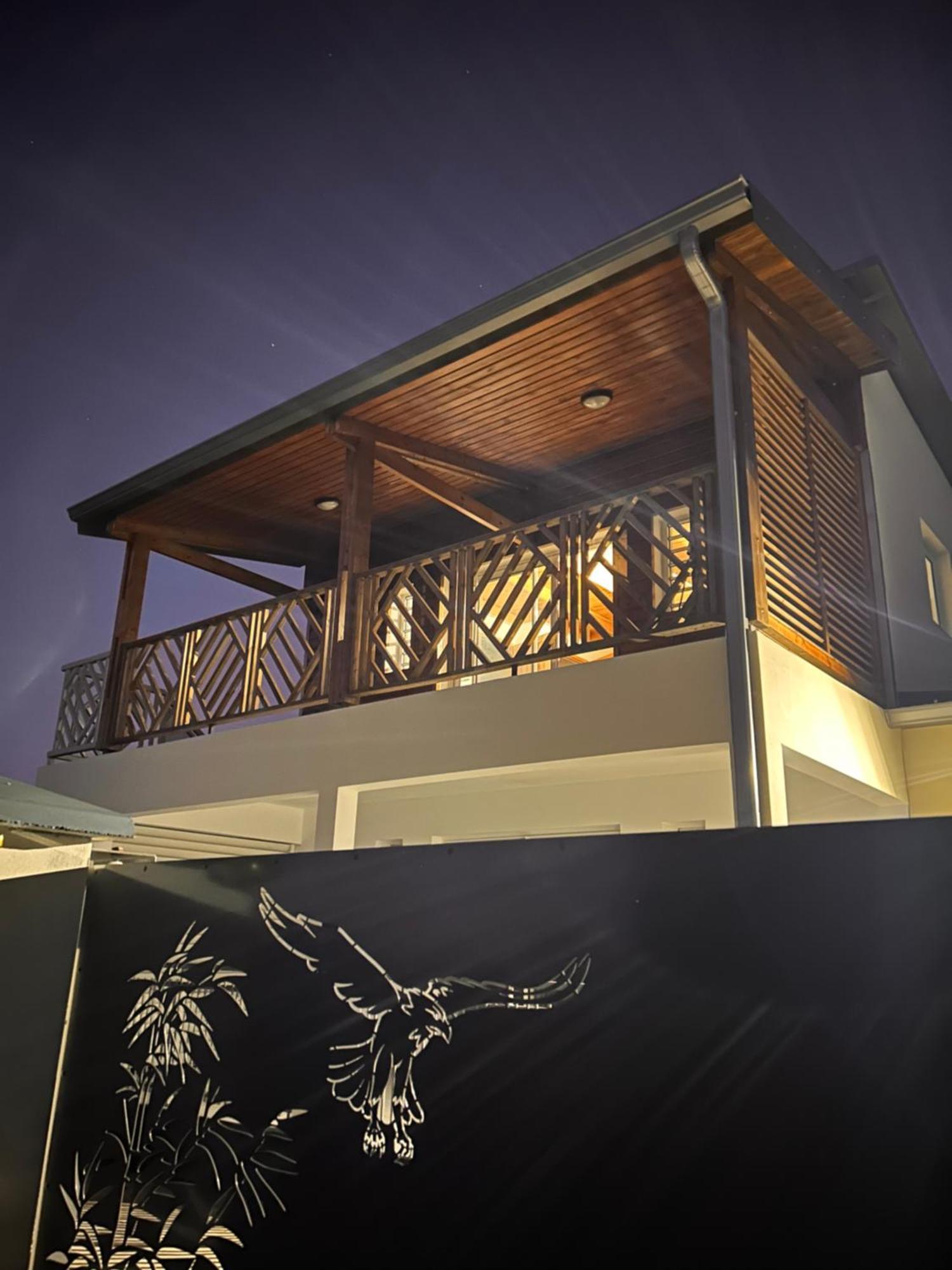 Logement Emeraude Sainte-Rose Exteriér fotografie