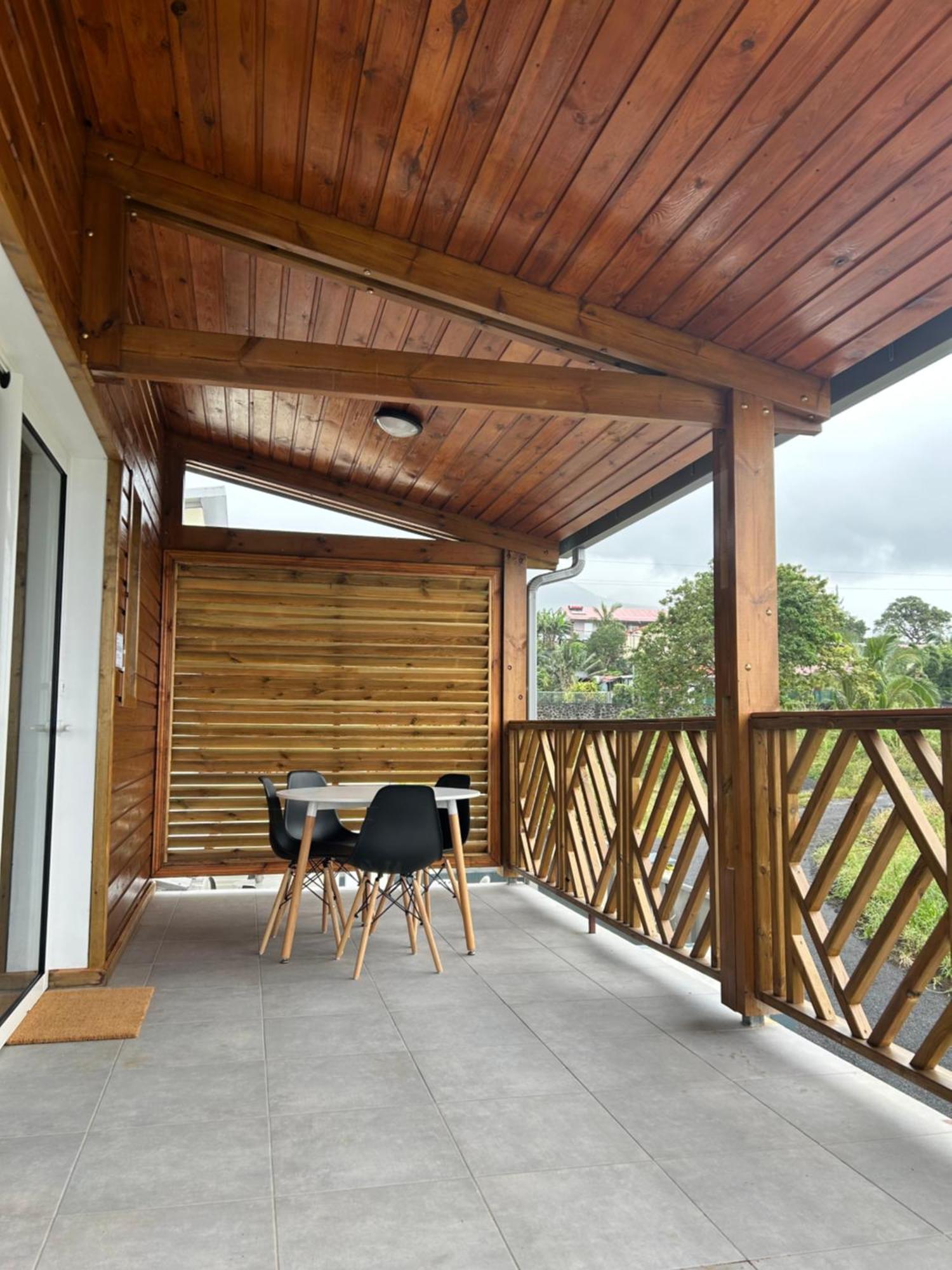 Logement Emeraude Sainte-Rose Exteriér fotografie