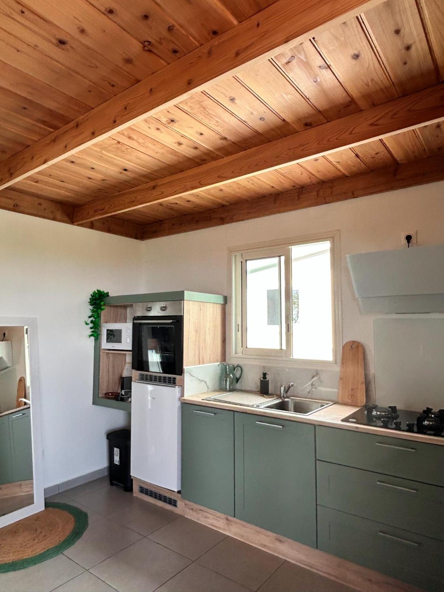 Logement Emeraude Sainte-Rose Exteriér fotografie